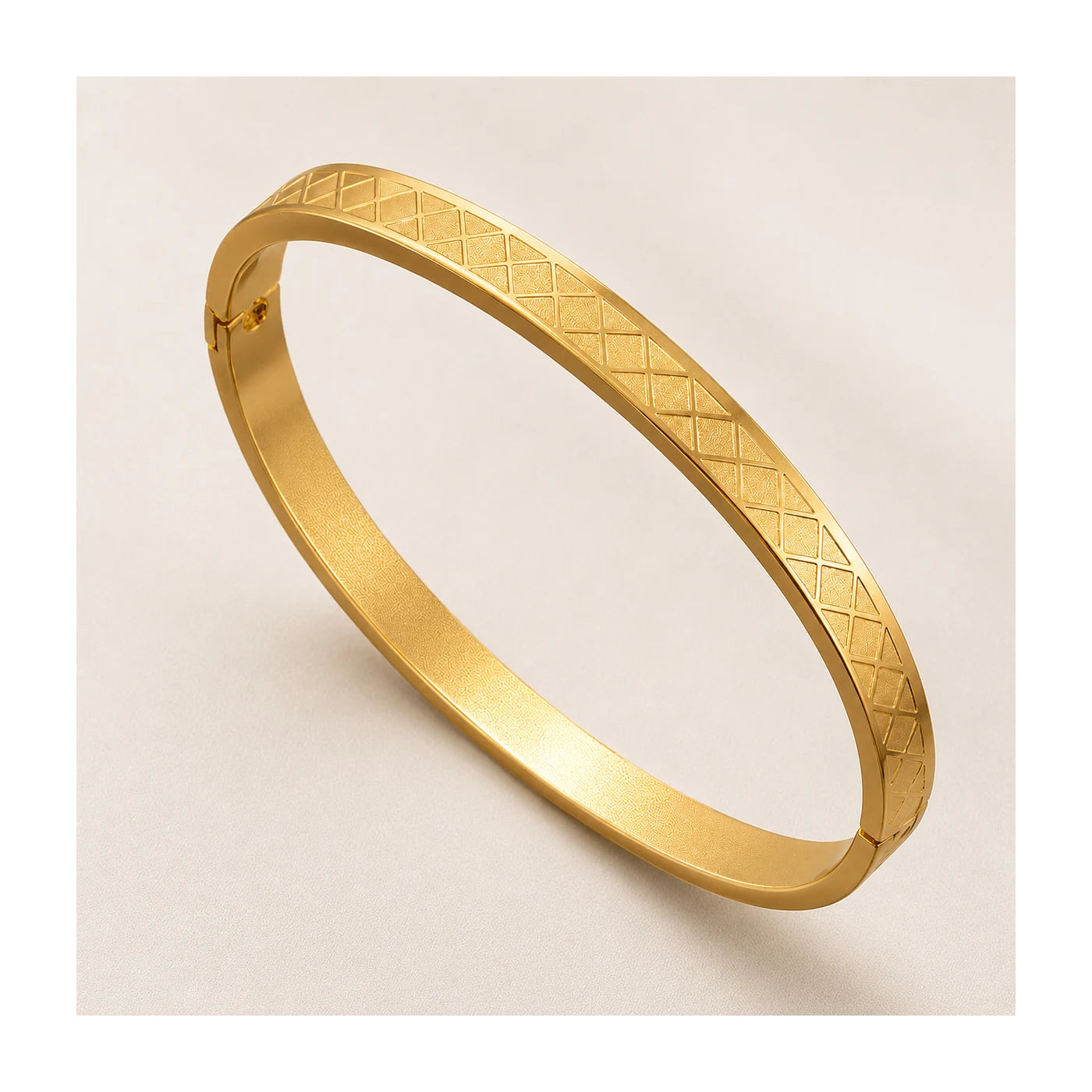 Gold Diamond-Pattern Bangle