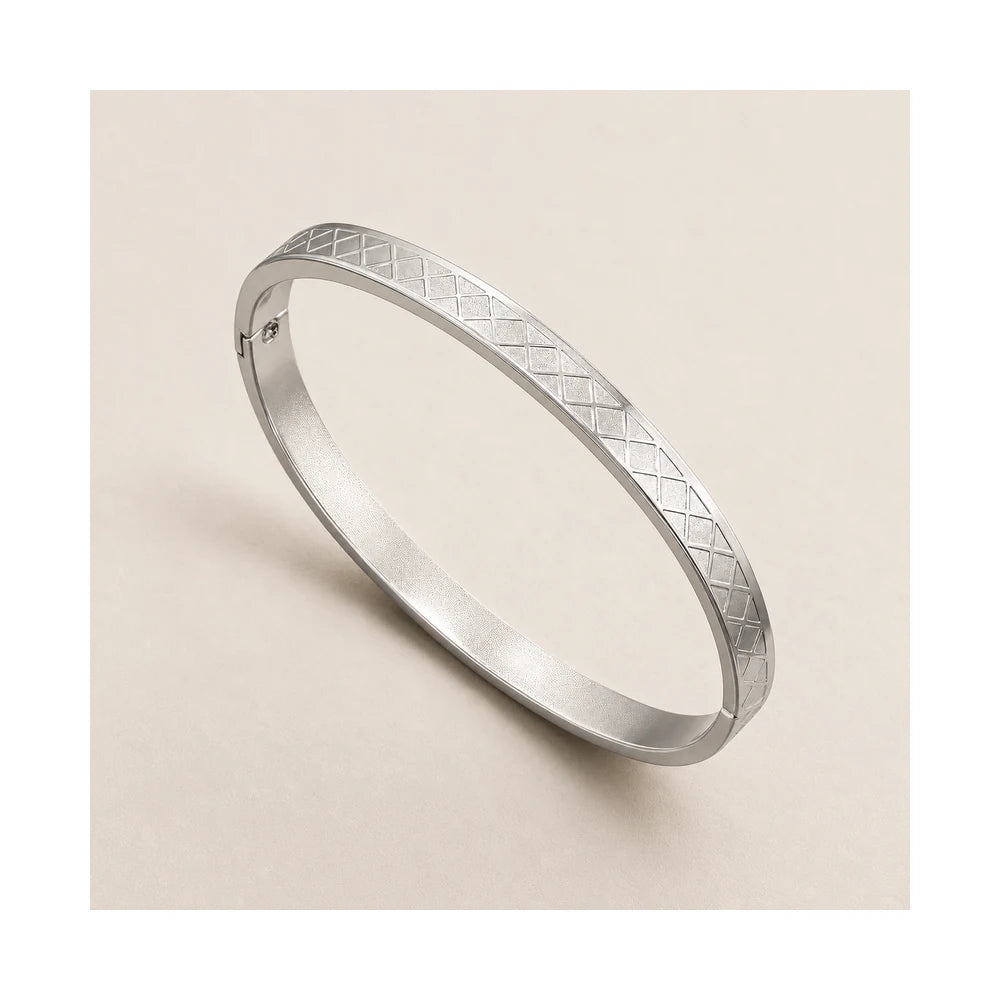 Silver Diamond-Pattern Bangle